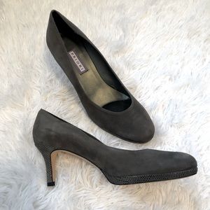 PRIORI Gray Leather Heels
